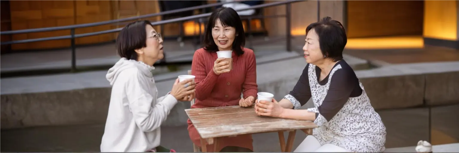 Close-up of red, scaly lesions on the face caused by discoid lupus erythematosus, highlighting symptoms and treatment options.