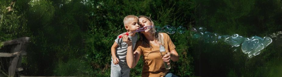 Close-up of a woman with facial redness caused by rosacea, highlighting symptoms and treatment solutions.