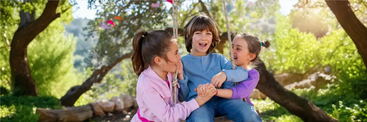 Close-up of an Anakinra injection vial and syringe, highlighting its use in treating inflammatory conditions like rheumatoid arthritis.