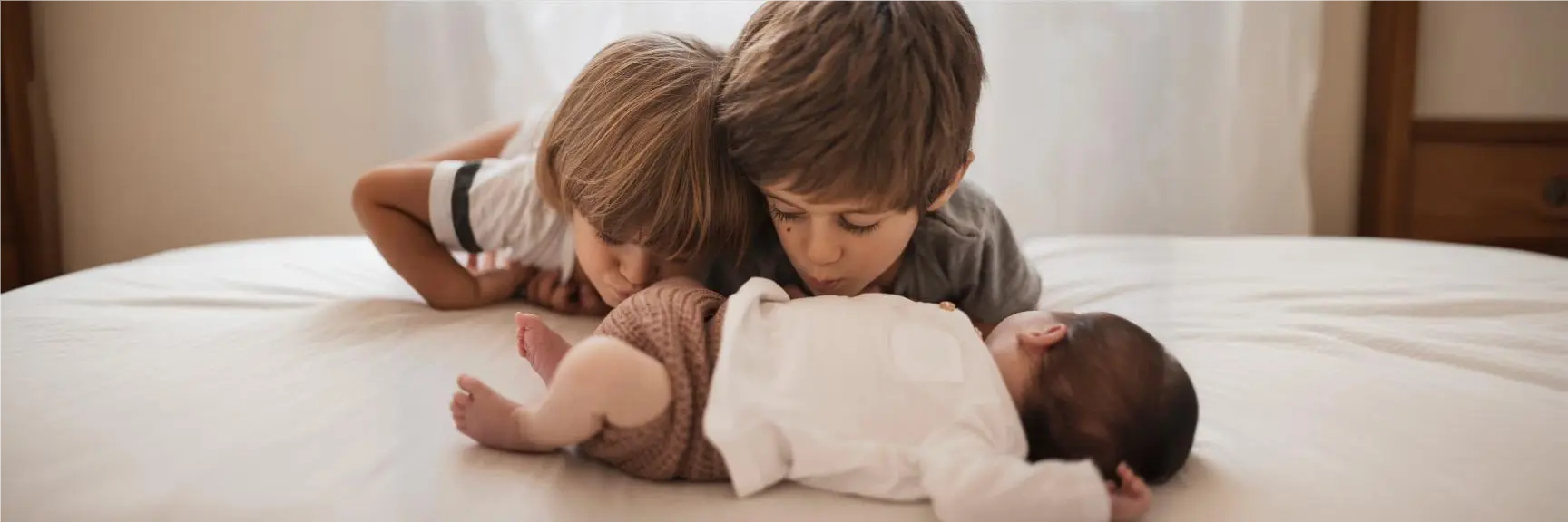 Cup of coffee with steam rising, symbolizing caffeine's health benefits, dosage, and potential side effects.