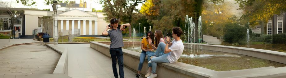 Illustration of Chlamydia infection symptoms and treatment options, highlighting prevention and diagnostic methods.