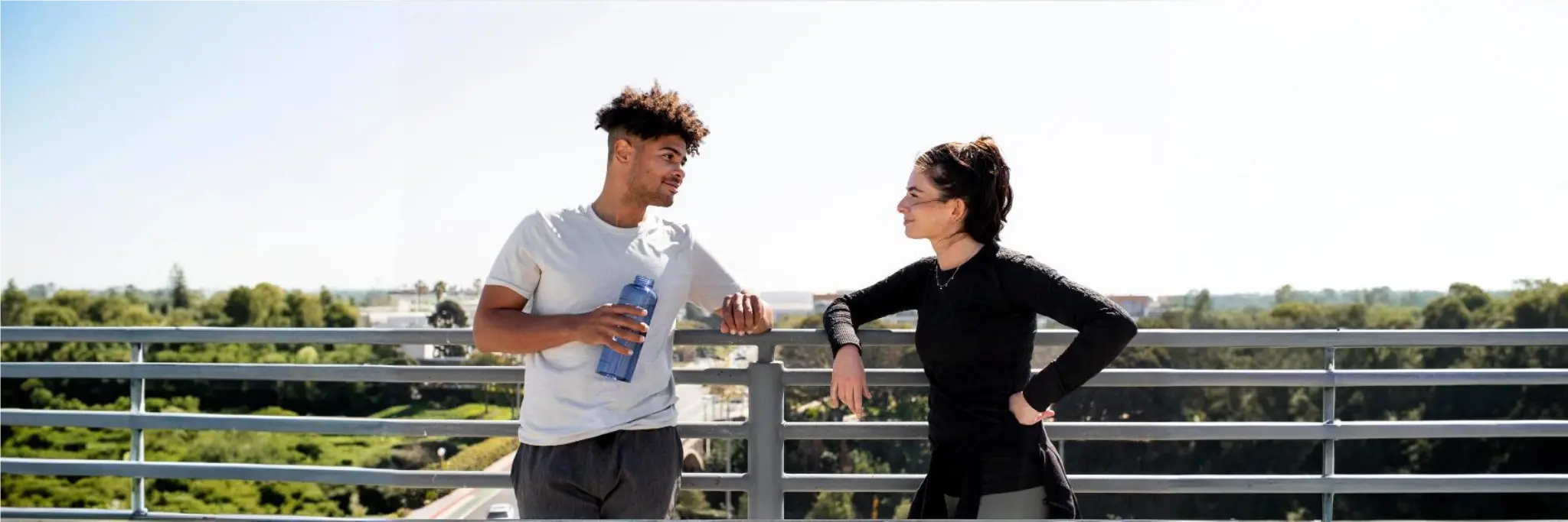 Close-up of glutamic acid supplements in capsule and powder form, highlighting their role in brain health and neurological support.