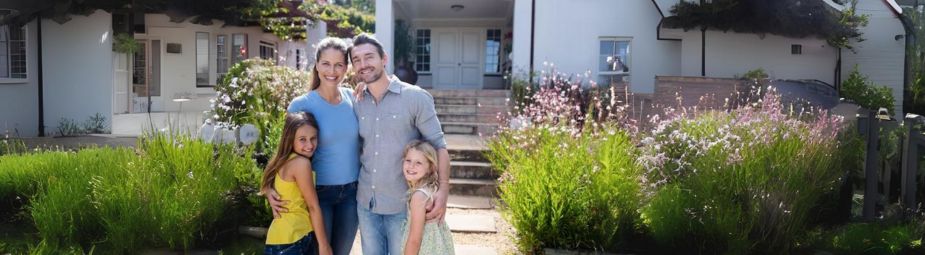 Close-up of eyes showing symptoms of Graves' ophthalmopathy, highlighting swelling and redness related to thyroid eye disease.
