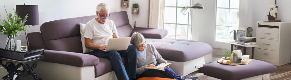 Illustration of head and neck cancer symptoms and treatment approaches, highlighting key medical insights.