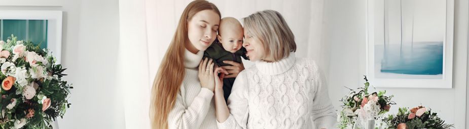 Illustration of leukocyte adhesion deficiency showing impaired white blood cell migration, linked to recurrent infections and immune challenges.