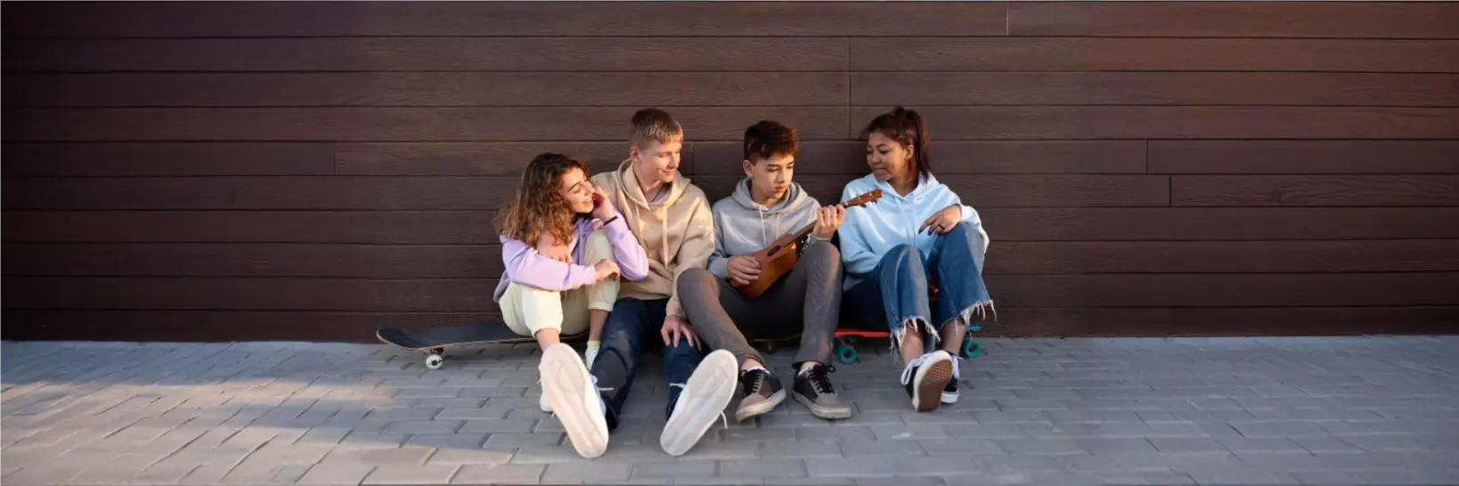 Lorenin medication bottle with pills, highlighting its use for high blood pressure and heart health management.