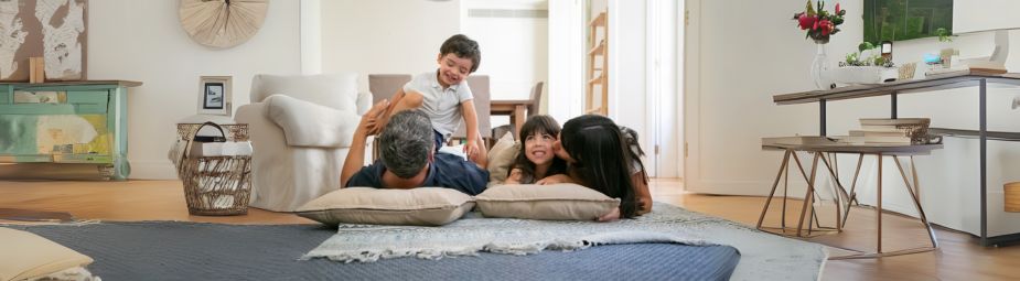 Close-up of a Metreleptin injection vial and syringe, highlighting its use in treating leptin deficiency and metabolic disorders.