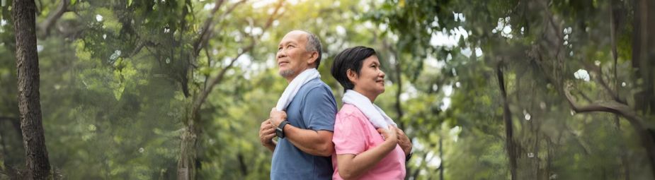 Person holding their neck in discomfort, highlighting symptoms and treatment options for neck strain.