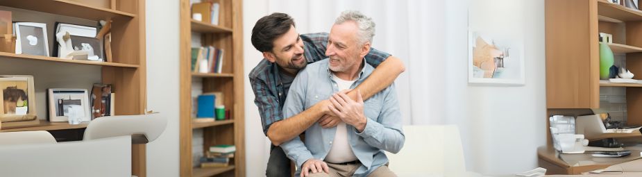 Medical illustration of renal vein thrombosis showing a blood clot in the kidney vein, highlighting symptoms and treatment options.
