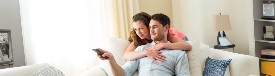 Rifapentine tablets alongside a glass of water, highlighting its use in tuberculosis treatment and importance of proper dosage.