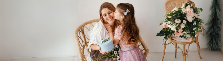 Illustration showing swollen lymph nodes affected by sarcoidosis, highlighting symptoms and treatment approaches.