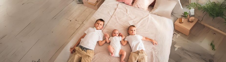 Illustration of thoracic duct anatomy and its role in lymphatic system injuries, highlighting causes and treatment options.