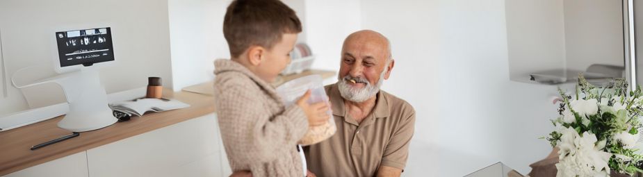 Visual representation of end-stage renal disease treatment options, including dialysis and kidney transplant.