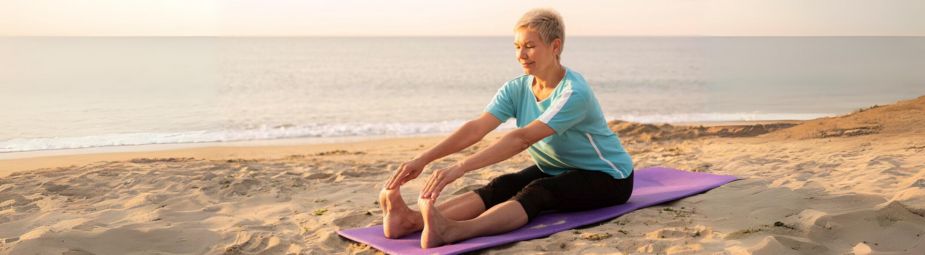 Illustration of endometrial hyperplasia showing uterine lining thickening, linked to hormonal imbalances and potential cancer risk.