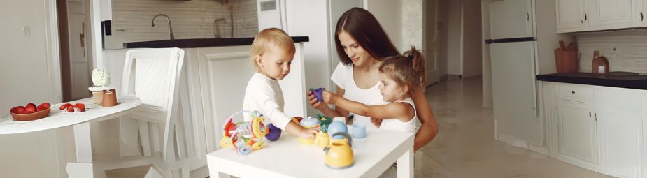 Illustration of an enlarged bladder (megacystis) highlighting symptoms, causes, and treatment approaches for managing the condition.