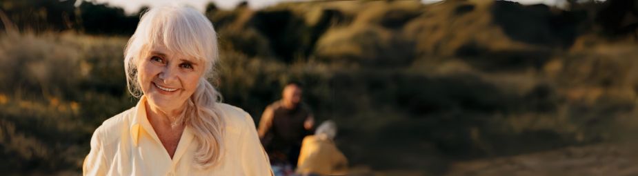 Medical illustration depicting PTLD symptoms and treatment pathways for transplant patients, emphasizing early detection and care.