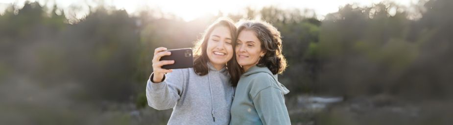 Medical illustration of urethral syndrome symptoms, including painful urination and urinary discomfort.