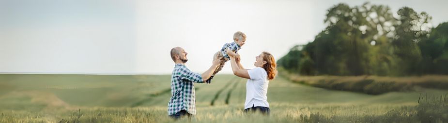 Illustration of uric acid kidney stones with a focus on causes, symptoms, and treatment options for effective management.