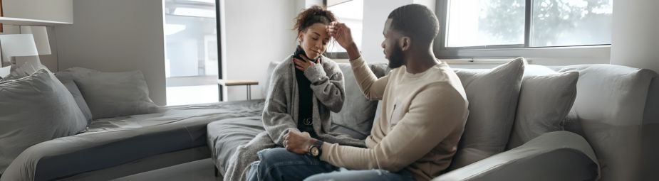 Close-up of Thioproperazine tablets and injectable solution, highlighting its use as an antipsychotic medication for schizophrenia and psychosis.