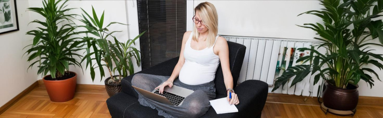 Medical professional analyzing amniotic fluid sample for lecithin-to-sphingomyelin ratio test to assess fetal lung maturity.