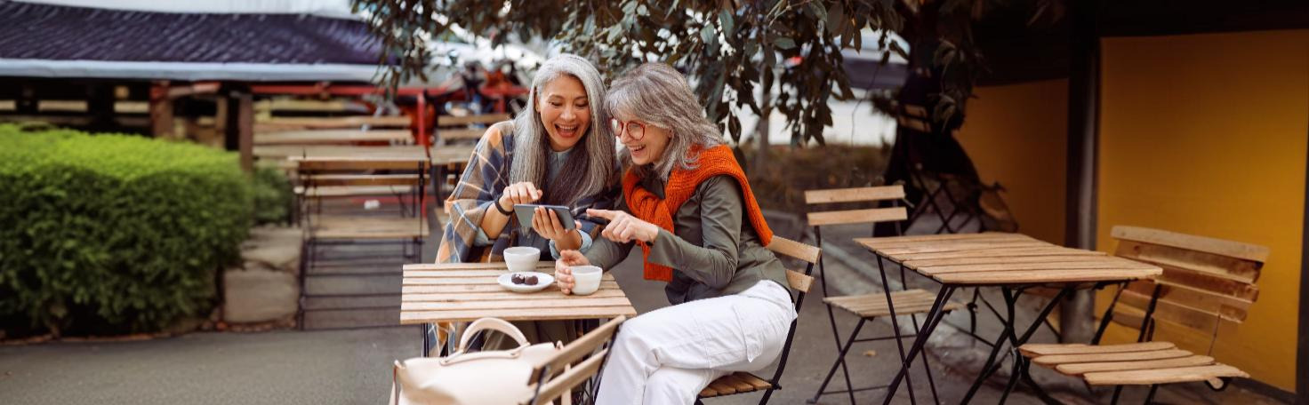 Surgeon performing minimally invasive endoscopic parathyroid surgery on a patient’s neck.