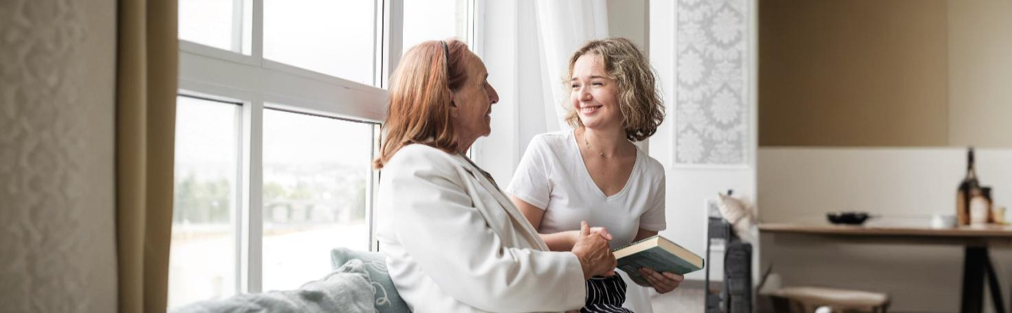 Surgeon performing minimally invasive thyroid surgery with precision, ensuring minimal scarring and faster recovery for thyroid nodule treatment.
